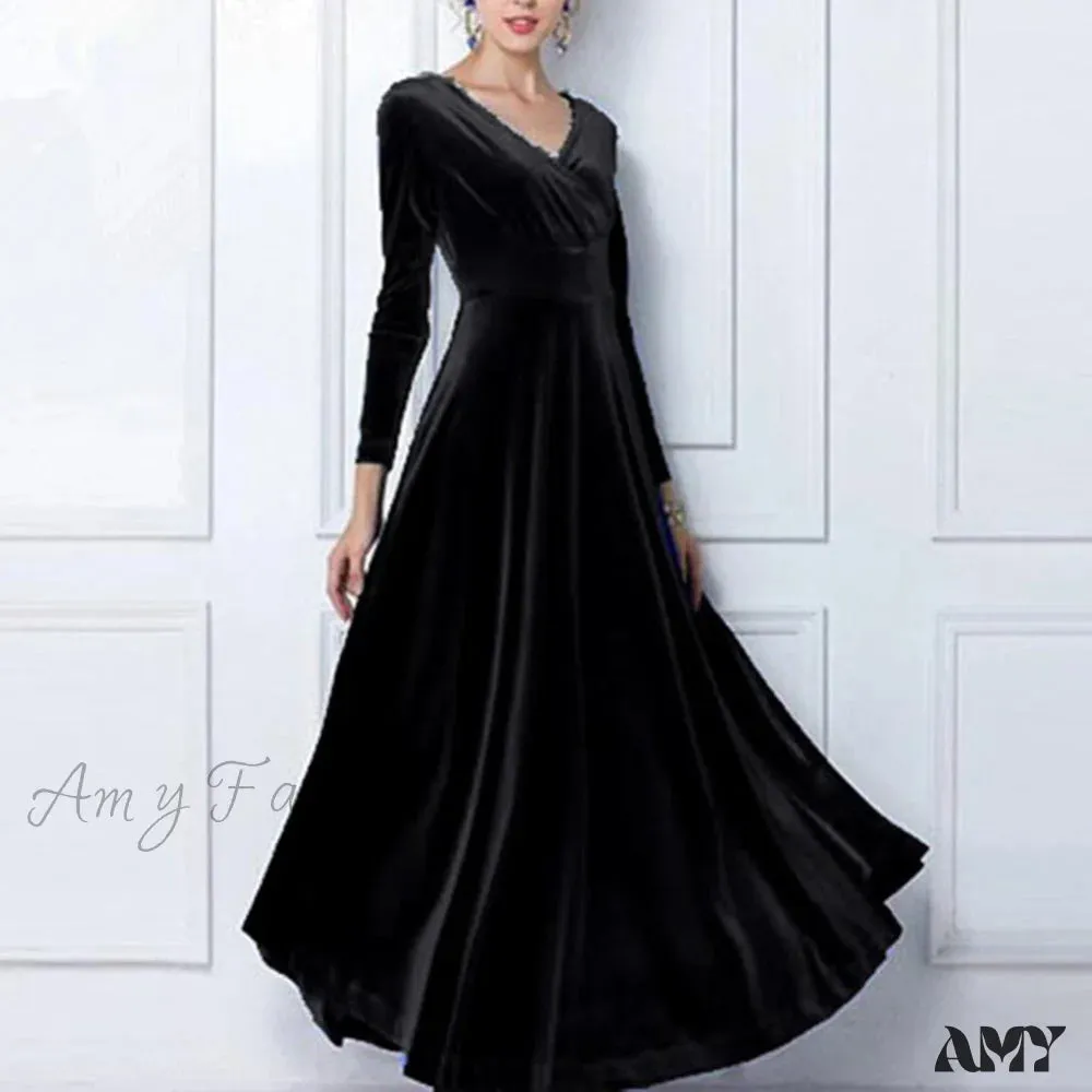 Amy Fashion - V Neck Pleated Velvet Banquet Maxi Dress