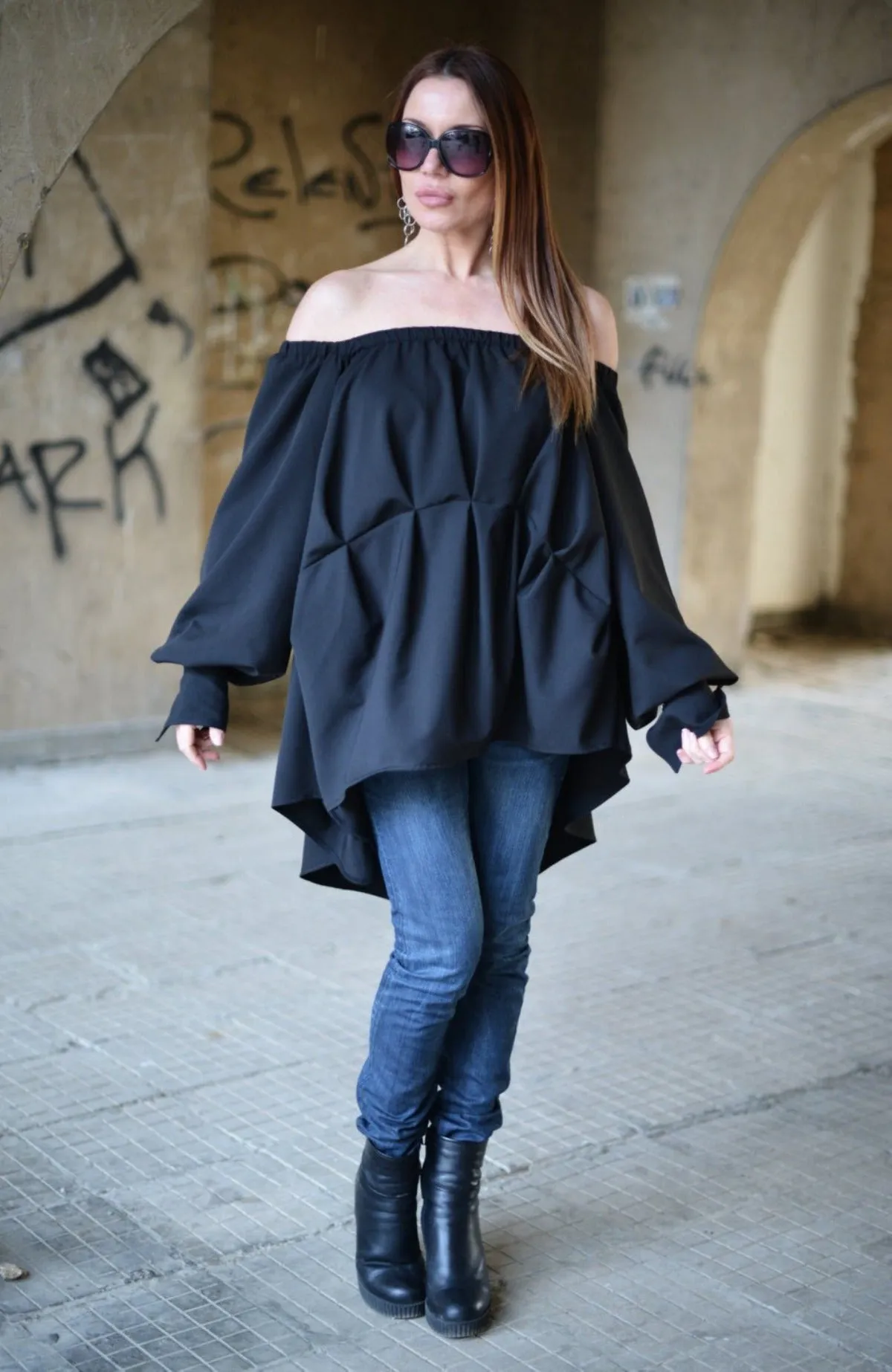 Felicia Gray off shoulder Tunic