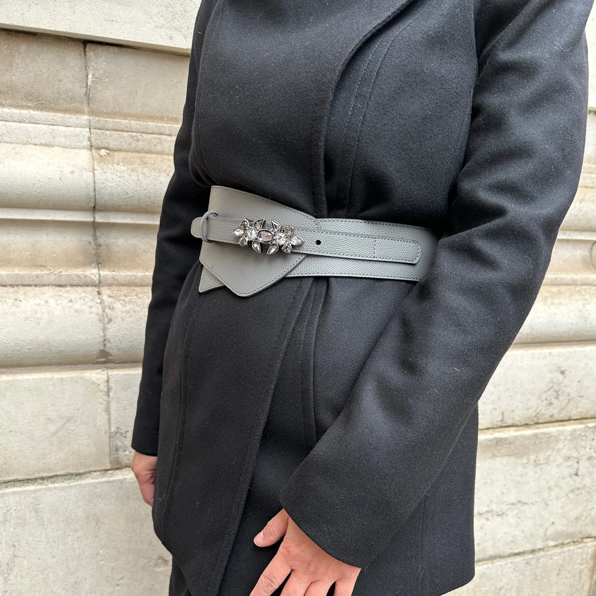 Fonda Assymetric Grey Wide Dauphin Belt