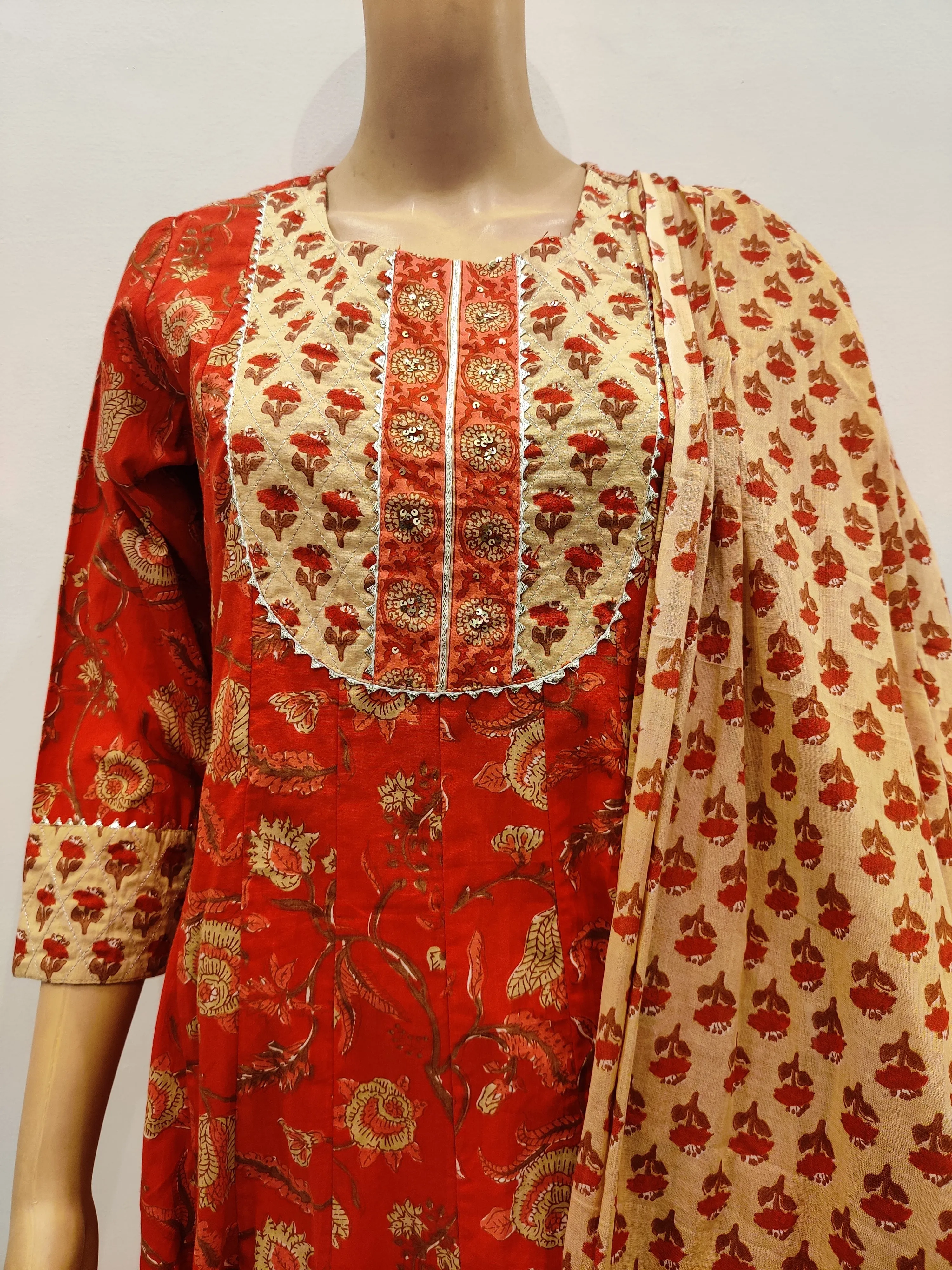 Nicotiana Kurta pant dupatta set