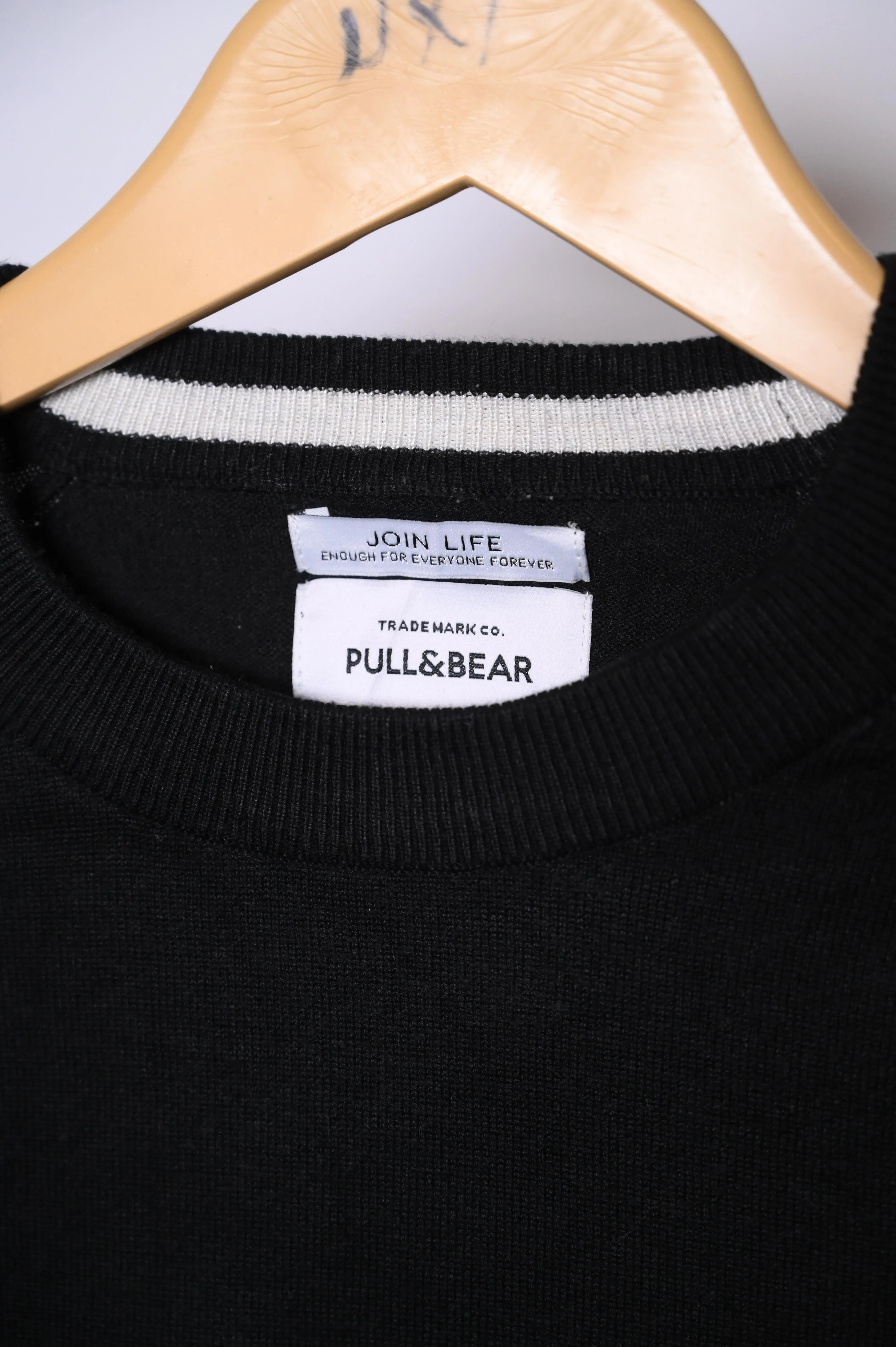 Pull&Bear Black Sweatshirt - Medium