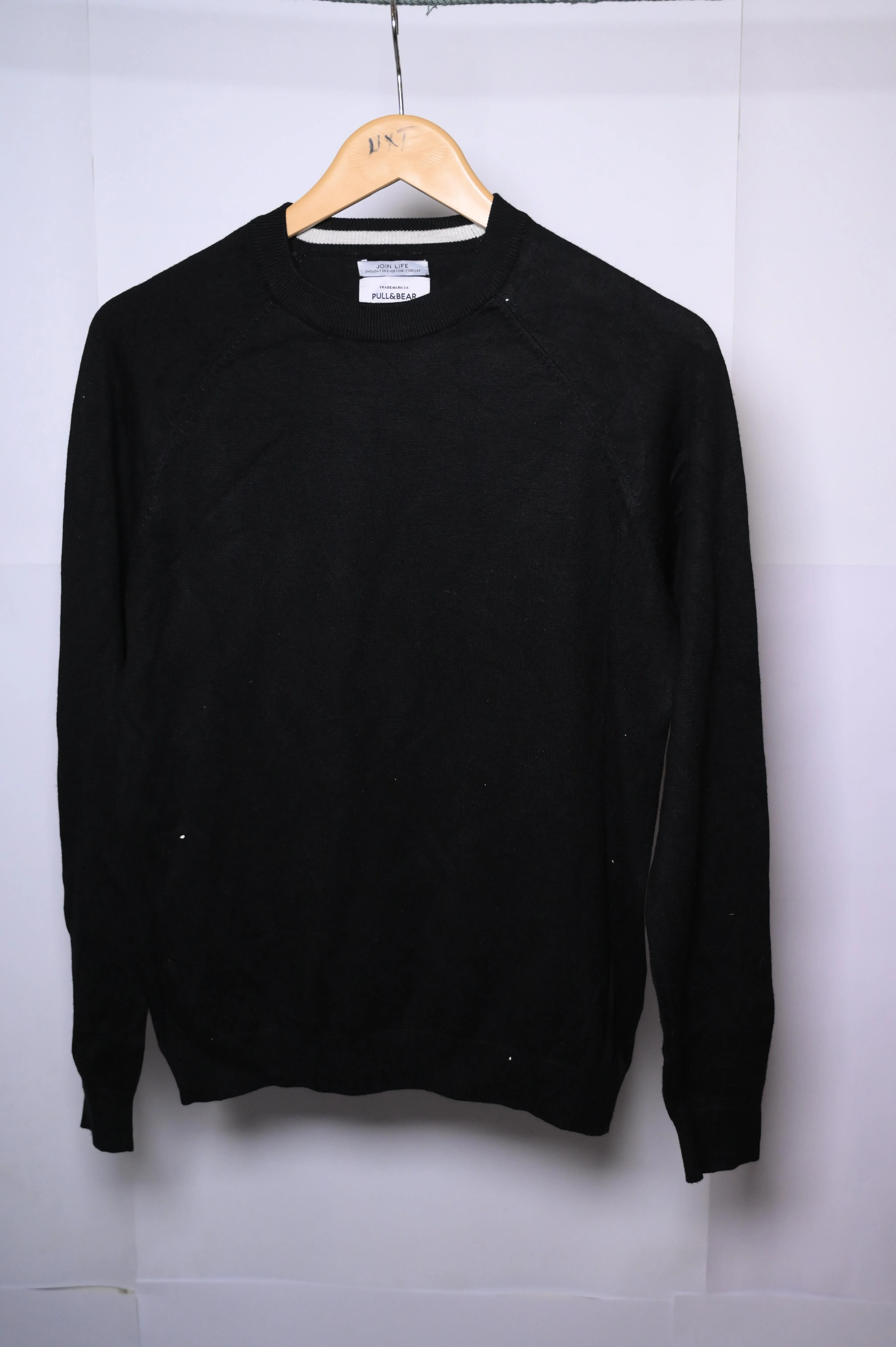 Pull&Bear Black Sweatshirt - Medium